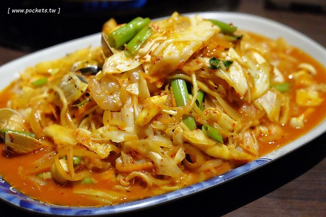 高麗屋：平價又美味的韓式料理，份量多到會吃不完，用餐時間人潮絡繹不絕 @飛天璇的口袋