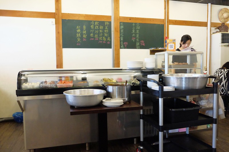 敏切仔麵：乾淨又有質感的小吃店，各式台式黑白切都吃的到 @飛天璇的口袋
