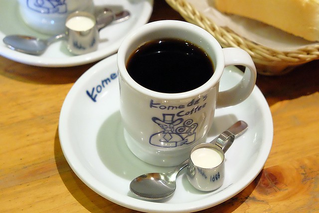 日本愛知｜コメダ珈琲店 komeda．名古屋特有的早餐文化，點一杯咖啡送一份吐司，名駅店鄰近名古屋名鐵百貨 @飛天璇的口袋