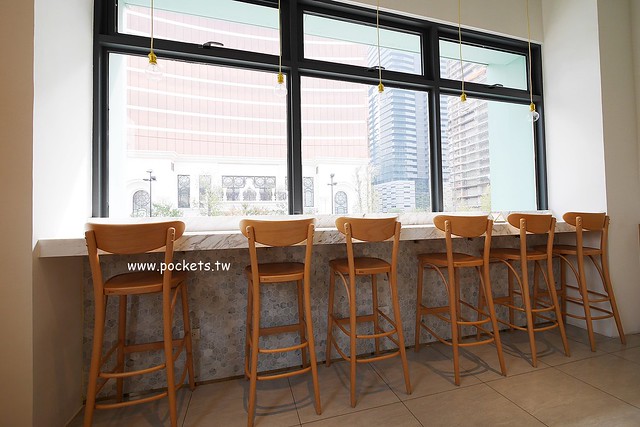 Ivette cafe：座落於秋紅谷公園旁的貴婦級早午餐店，以澳洲風味為主的餐點，Tiffany藍的裝潢環境明亮 @飛天璇的口袋
