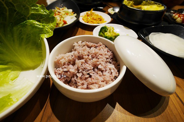 【台中北區】火板大叔韓國烤肉，老闆是道地的韓國人，餐點平價道地又好吃，韓式料理原來不是只有一種味道 @飛天璇的口袋