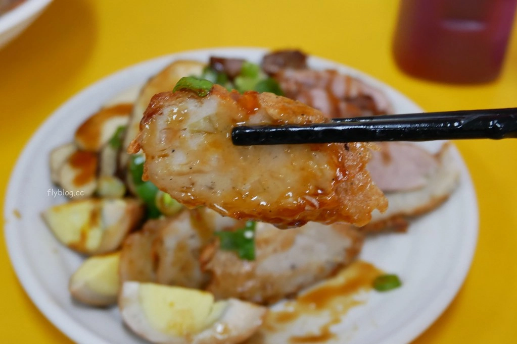 【台中西區】正老牌魷魚羹麵：第五市場超人氣小吃店，在地30年的樸實好味道 @飛天璇的口袋
