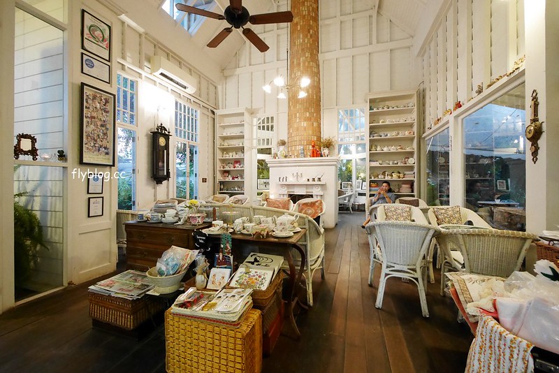 【泰國清萊】Chivit Thamma Da Coffee House(ชีวิตธรรมดา) ~清萊最美的河畔餐廳，充滿歐洲鄉村風格，下午茶悠閒的好地方 @飛天璇的口袋