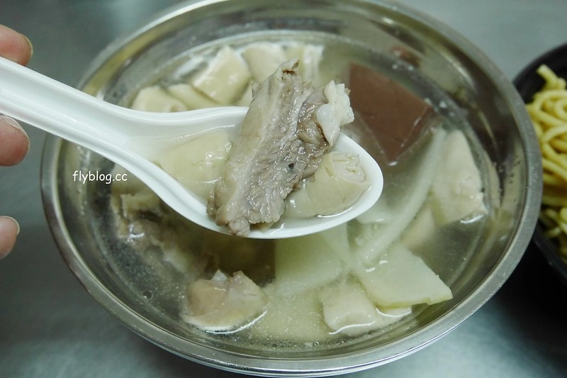 巧緣炒麵：台中在地20年的好味道，綜合湯料多味美很有誠意 @飛天璇的口袋