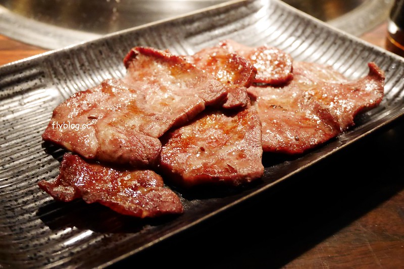 脂板前炭火燒肉｜台中米其林餐盤推薦台中燒肉，濃濃日式氛圍的燒肉店 @飛天璇的口袋