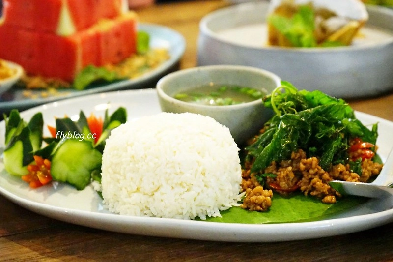 泰國清邁｜Woo Cafe，清邁必吃美食，結合餐廳、花藝、藝廊和生活雜貨的咖啡館 @飛天璇的口袋