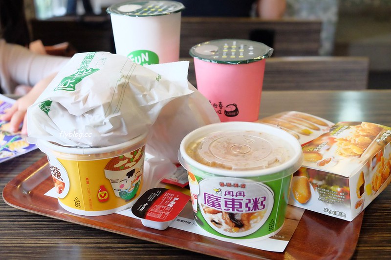 【台南北區】丹丹漢堡，南台灣第一間速食品牌，滿足中西式兩種味蕾，附2021年調漲後新菜單 @飛天璇的口袋