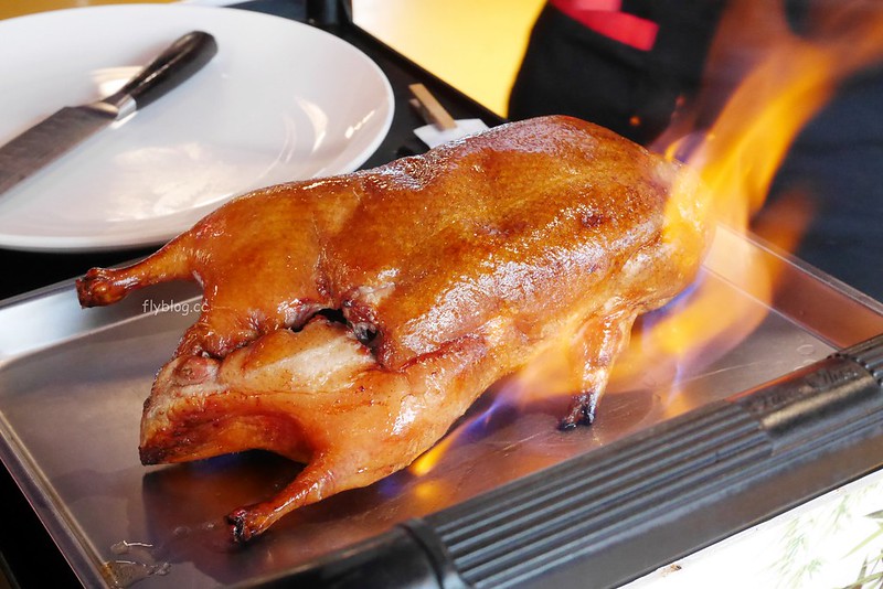 【台中北屯】柴火火焰烤鴨館，人氣烤鴨店這次改賣燒鵝，在家也可以輕鬆吃柴火烤鴨辦桌 @飛天璇的口袋