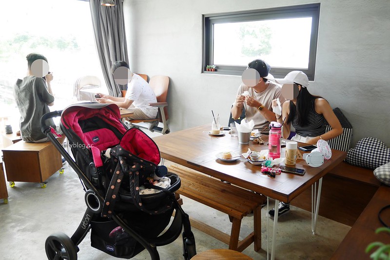 小田生活｜位於田中間的網美咖啡館，充滿草地的野餐風情 @飛天璇的口袋