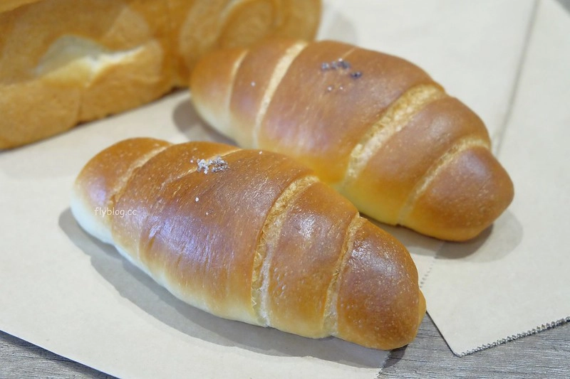 【台中西屯】100pain 麵包製造室，粉絲頁限量預購的好吃麵包，晚上9點一開放就造成搶購 @飛天璇的口袋