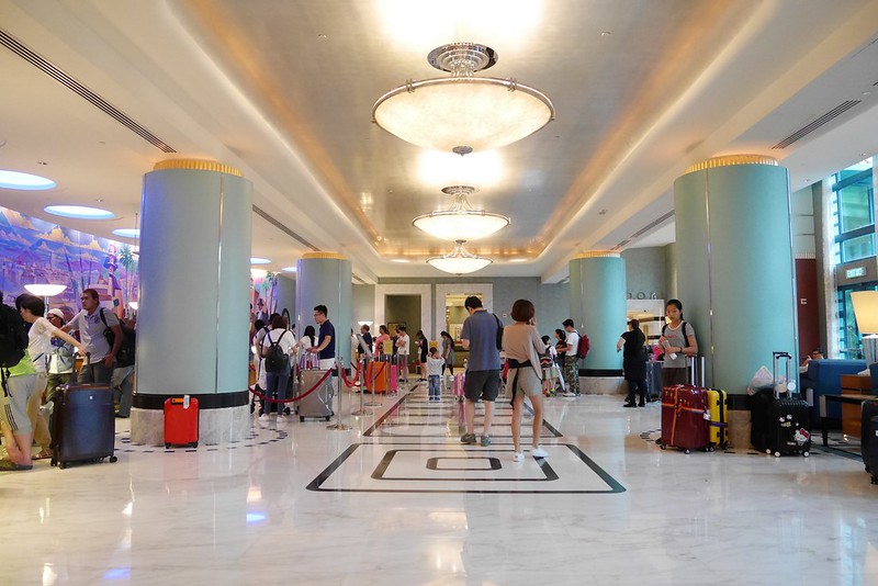【香港大嶼山】香港迪士尼好萊塢酒店~迪士尼遊樂園最超值的酒店，早餐還可以和米奇米妮高飛拍照 @飛天璇的口袋