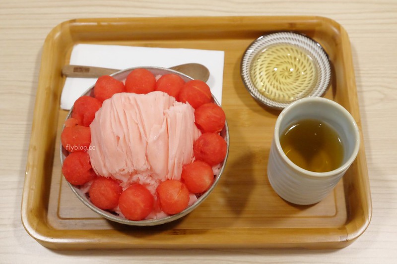 春雪冰の屋┃台中西區：簡單清新的日式冰店，天然單純的水果味呈現 @飛天璇的口袋