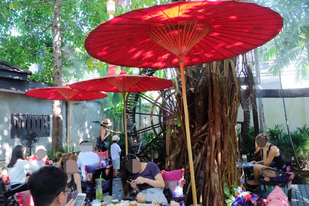 【泰國清邁】Fahtara Coffee~充滿蘭納風情的庭園咖啡館，tripadvisor古城區超人氣美食餐廳推薦 @飛天璇的口袋