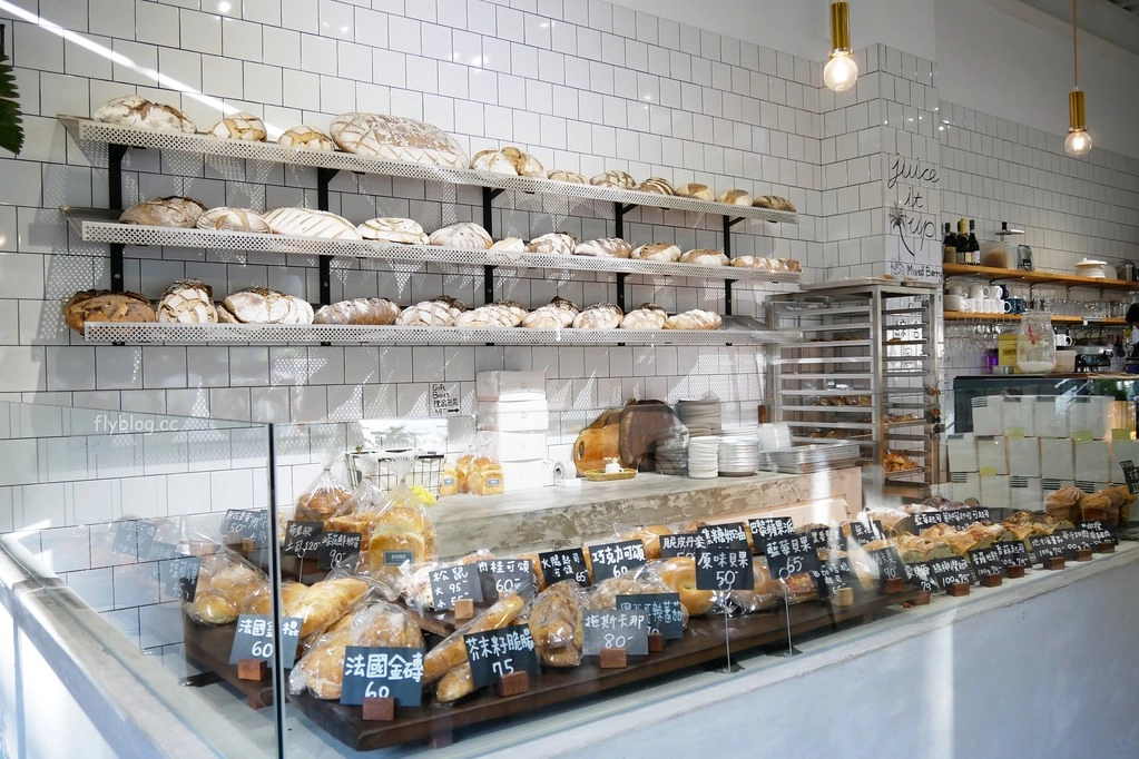 多爾法式烘焙．DORE French Bakehouse：台中七期最美的麵包店，早午餐有質感而且口味也不錯 @飛天璇的口袋
