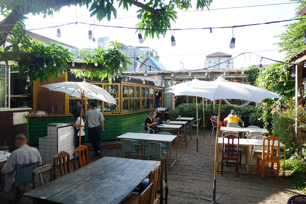 泰國清邁｜Rustic And Blue，尼曼區超人氣歐式餐廳，在花園中享受一個人的早午餐(已歇業) @飛天璇的口袋