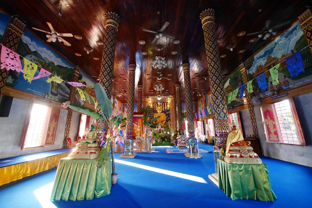 【泰國南奔】南奔一日遊~Wat Phra That Hariphunchai泰國人一輩子一定要來一次的地方、OTOP泰國首座橋上蘭納式風格屋頂市場、Wat Ku Kut千年歷史的寺廟 @飛天璇的口袋