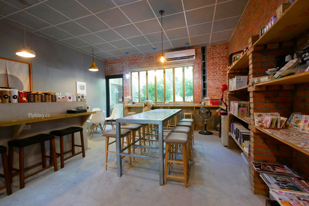 【台中南屯】Mapper Cafe 脈搏咖啡：文青風韓系咖啡館，通往小徑出現夢幻調酒吧 @飛天璇的口袋