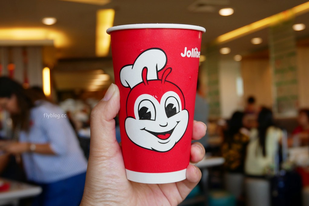 Jollibee．快樂蜂┃馬尼拉機場美食：菲律賓超人氣速食店，有菲律賓肯德基的美喻，全球連鎖將近4000家分店 @飛天璇的口袋