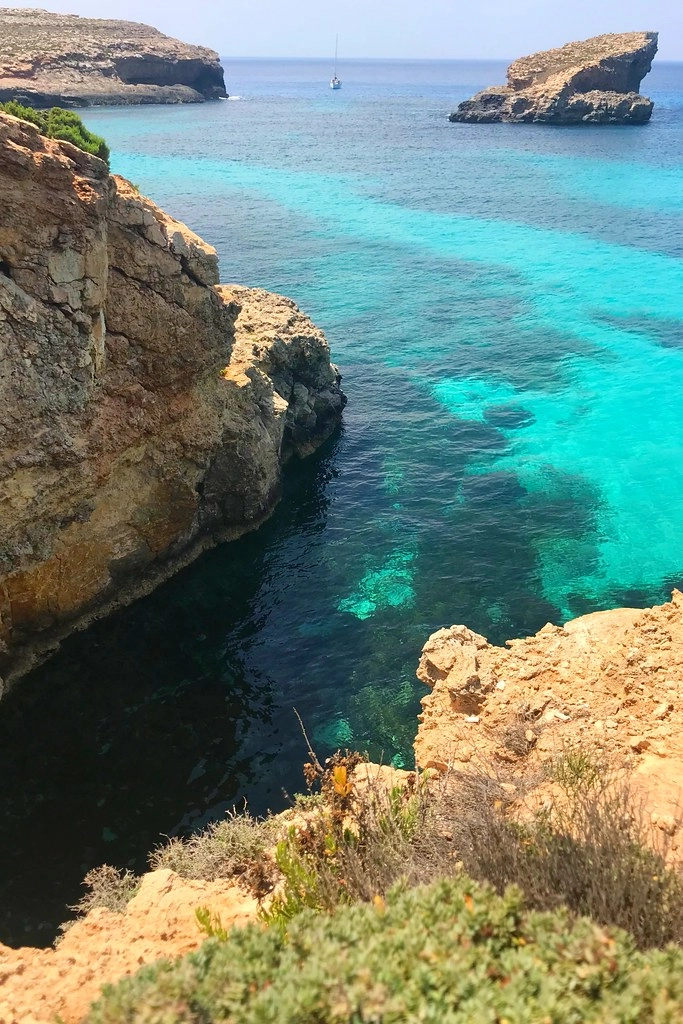 Malta馬爾他的三個藍┃歐洲馬爾他：電影特洛伊木馬取景地藍洞Blue Grotto、權力遊戲拍攝地藍窗Azure Window、馬爾他最美的海域藍湖Blue Lagoon @飛天璇的口袋