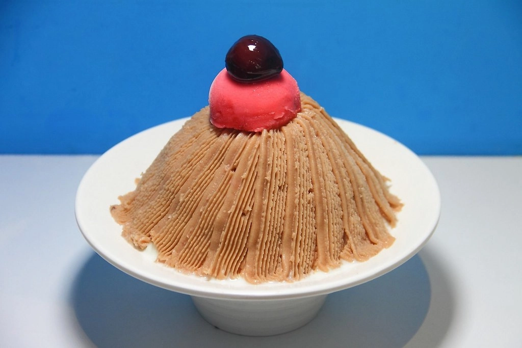花蓮美食｜一心泡泡冰，甜點也可以變成冰，蒙布朗、提拉米蘇口味，在地30年傳統冰店新風貌 @飛天璇的口袋