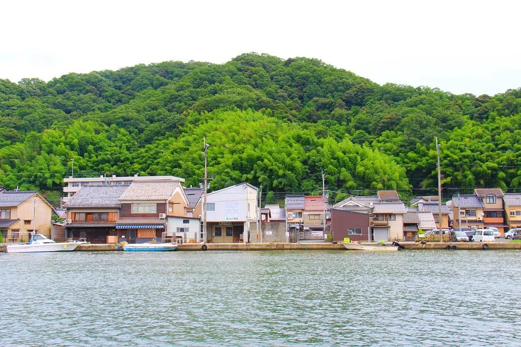 【日本京都】舞鶴一日遊~充滿海港氛圍的懷舊小鎮，體驗小鎮的悠閒和新鮮的漁獲 @飛天璇的口袋
