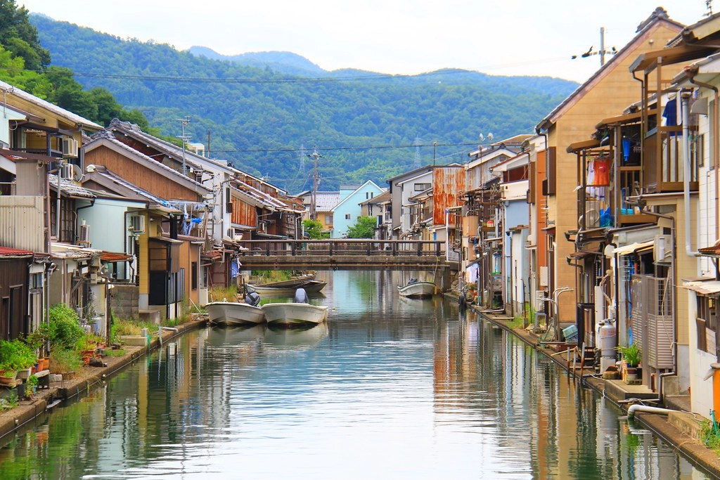 【日本京都】舞鶴一日遊~充滿海港氛圍的懷舊小鎮，體驗小鎮的悠閒和新鮮的漁獲 @飛天璇的口袋