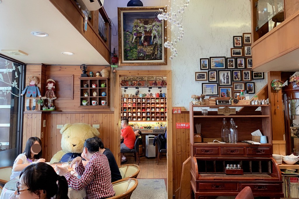 Coco鬆餅屋｜員林20年老字號咖啡館，經典格子鬆餅的始祖 @飛天璇的口袋