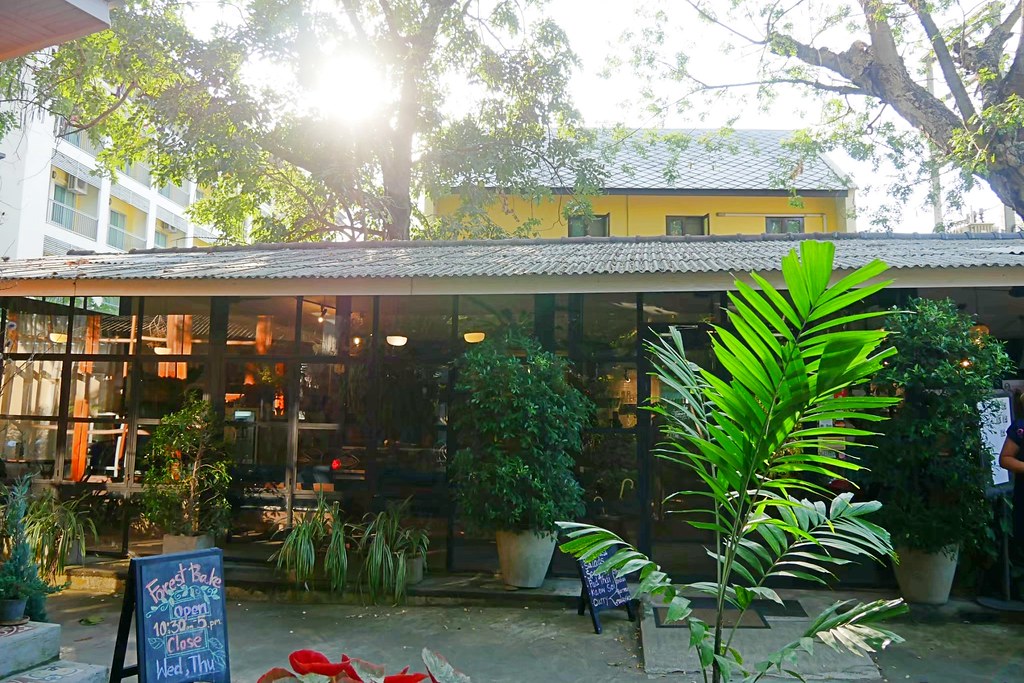 Forest Bake麵包甜點店┃泰國清邁：清邁最美的麵包店，森林系的可愛的甜點屋 @飛天璇的口袋