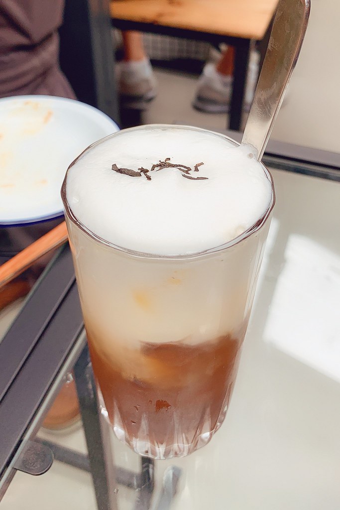 台北大安｜Fly Cafe，眾多朋友推薦第一名的蒼蠅哥肉桂捲，西西里咖啡也是人氣必點 @飛天璇的口袋