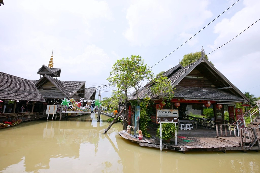 泰國芭達雅｜四方水上市場 Pattaya Floating Market，超過100個攤位，還有定期的活動演出 @飛天璇的口袋