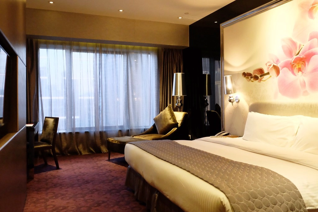 英皇娛樂酒店：澳門半島飯店推薦，地理位置非常好，附近美食餐廳林立 @飛天璇的口袋