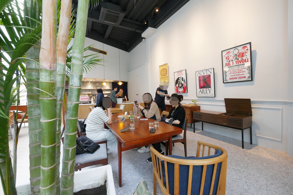台中南屯｜RUM Cafe，公益路北歐風玻璃屋咖啡館，早午餐、咖啡下午茶、與北歐生活風格 @飛天璇的口袋