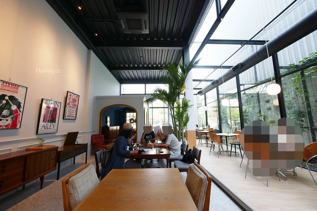台中南屯｜RUM Cafe，公益路北歐風玻璃屋咖啡館，早午餐、咖啡下午茶、與北歐生活風格 @飛天璇的口袋