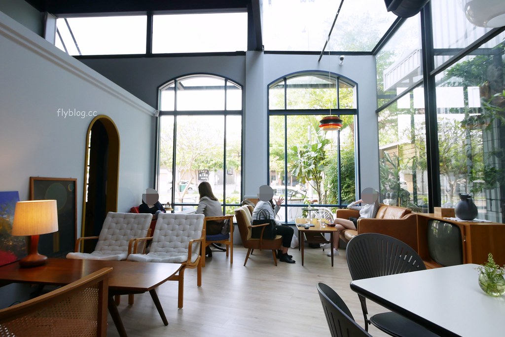 【台中南屯】RUM Cafe：台中公益路北歐風玻璃屋咖啡館，早午餐、咖啡下午茶、與北歐生活風格 @飛天璇的口袋