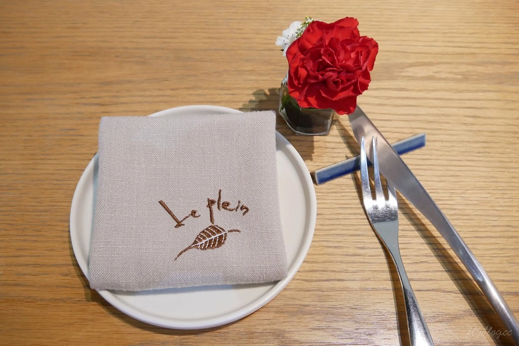 【台中西區】滿堂 Le Plein：前英雄餐廳主廚最新力作，連兩年台中米其林餐盤推薦 @飛天璇的口袋