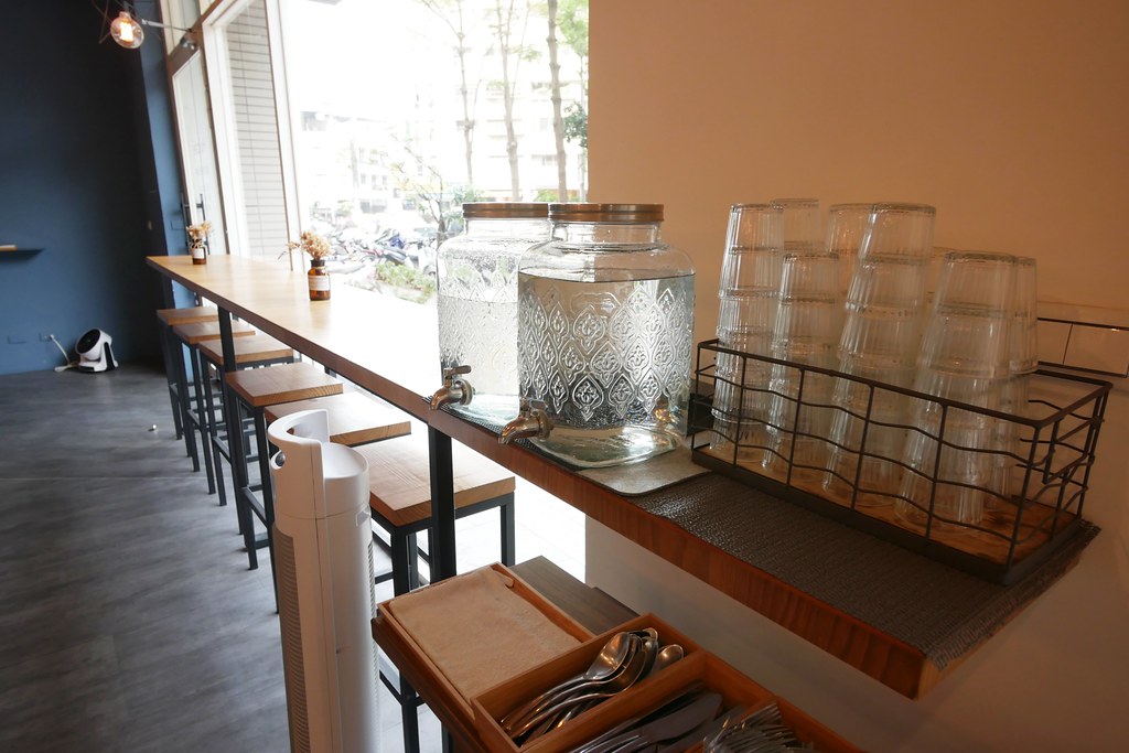 卉咖啡｜台中優質早午餐店，每天提供手作甜點，環境舒服有質感 @飛天璇的口袋