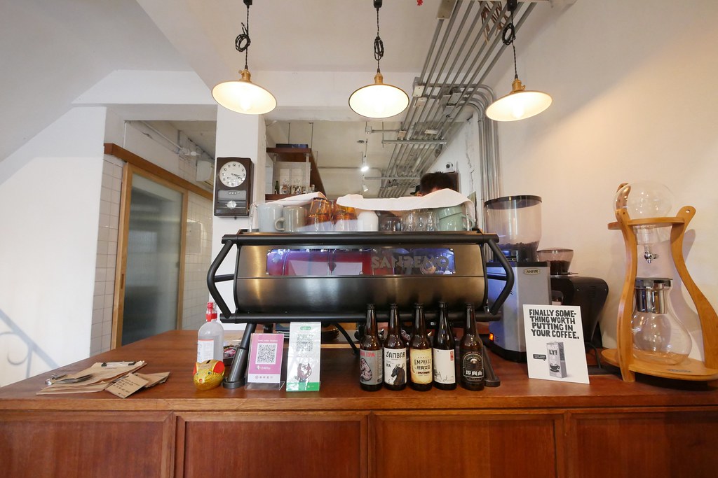 【台中南屯】Fooki Coffee Roasters，黎明新村巷弄間的老宅咖啡館，簡單舒服的又有質感的小店 @飛天璇的口袋