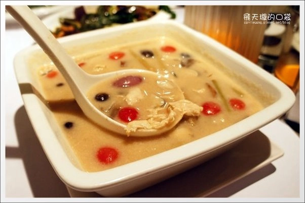 【台中泰式餐廳】紅舍泰式料理@中港店。每一道都很好吃，很值得推薦！ @飛天璇的口袋