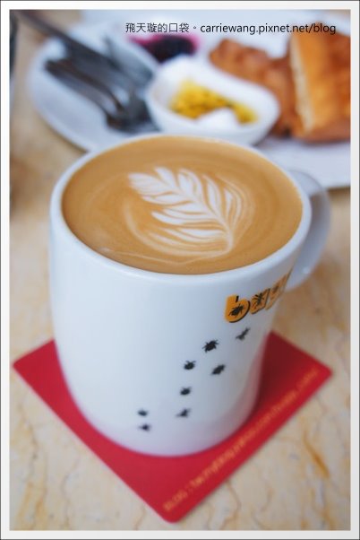【台中下午茶】Buggy Coffee．蟲子咖啡。咖啡好濃、鬆餅…就那樣！ @飛天璇的口袋